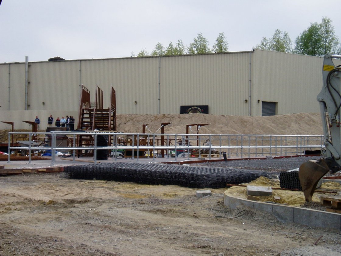 upic136402
