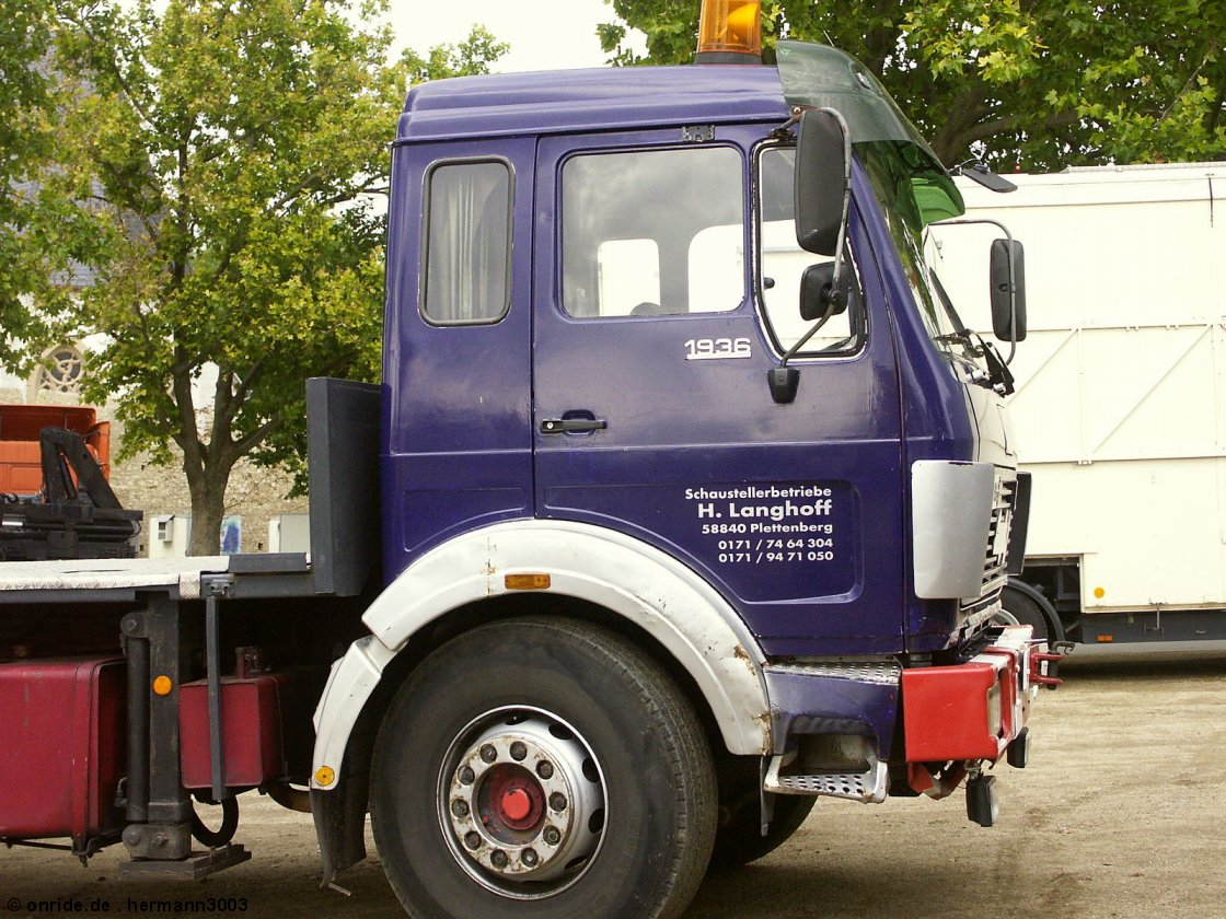 upic274816