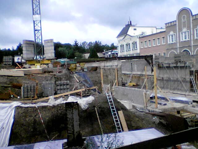upic27518