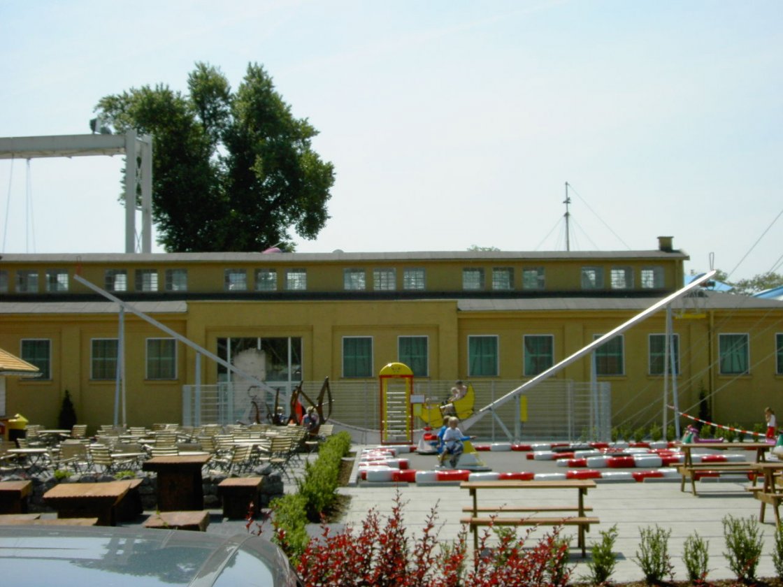 upic82953